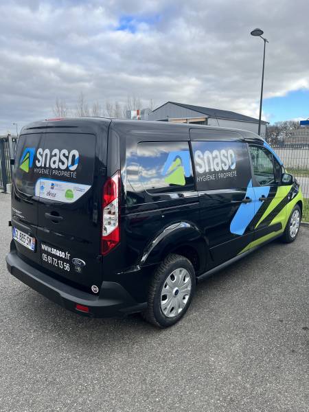Semi-covering camionette utilitaire Ford Transit pour la SNASO à Varilles